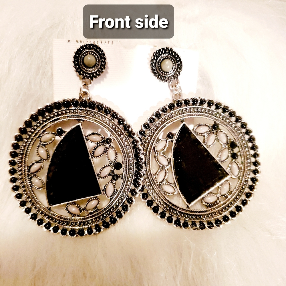 Earrings - Picture 2 of 4